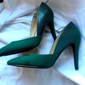 NWOT Chinese Laundry GREEN Suede Snakeskin Heels